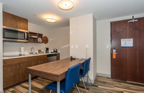 Woodlands Village Hotel | Hampton Inn & Suites Flagstaff