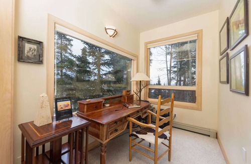 Warrior's Mark West House | Happy Trails Lodge Home: Large, Stylish, Hot Tub