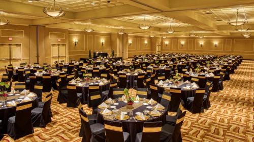 North Kansas City Hotel | Harrah's Kansas City Hotel & Casino - A Caesars Rewards Destination