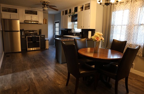 Sugar Creek House | Heartland Haven in Kansas City Area: Pet Friendly -fenced yard &Newly Remodeled!