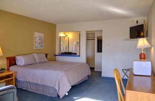 Rocky Ford Hotel | High Chaparral Inn