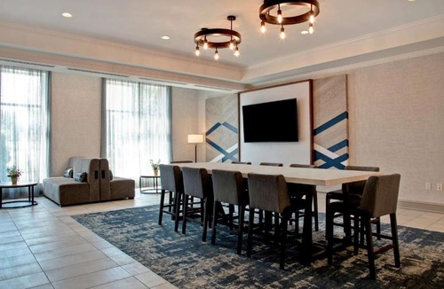 Riverview Hotel | Hilton Garden Inn Kansas City/Kansas