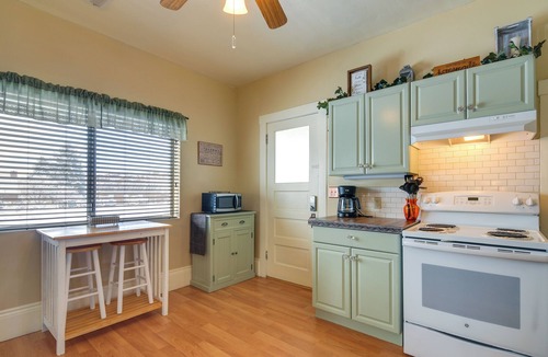 Cannonville House | Historic Bryce Canyon Basecamp w/Game Room!