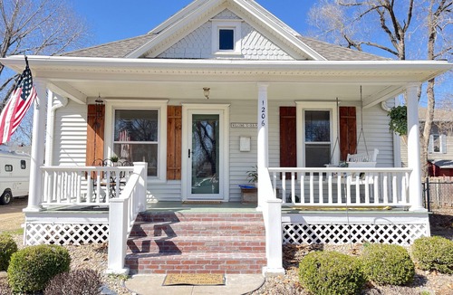 Salina Cottage | Historic charm, college proximity, and local flavor – your cozy, retreat awaits!