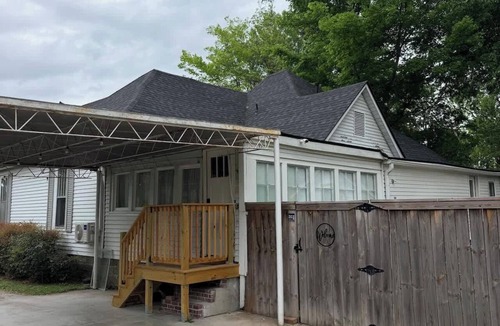 Conway House | Historic Downtown Caldwell Studio - 1 mi UCA