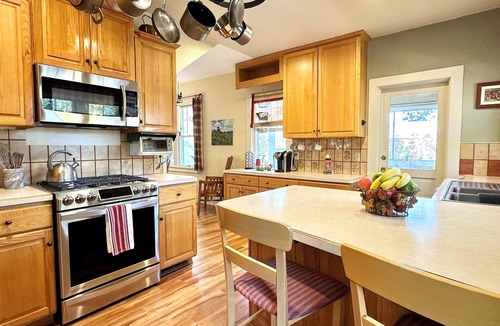 Old North End House | Historic Family Retreat - Near Downtown & CC - large, private