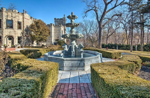 Manhattan Cottage | Historic Guest House on Castle Kimble Estate!