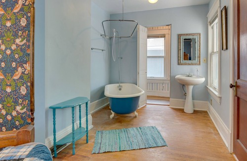 Northeast Kansas City House | Historic Kansas City Home, 1 Mi to Kessler Park!