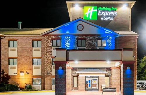 Olathe Hotel | Holiday Inn Express & Suites - Olathe South, an IHG Hotel