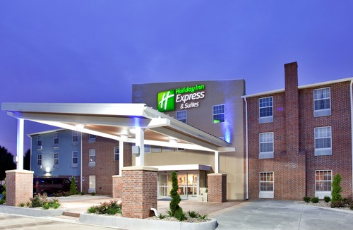 North Kansas City Hotel | Holiday Inn Express Hotel & Suites North Kansas City, an Ihg Hotel