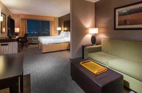 Hays Hotel | Holiday Inn Express Hays by IHG