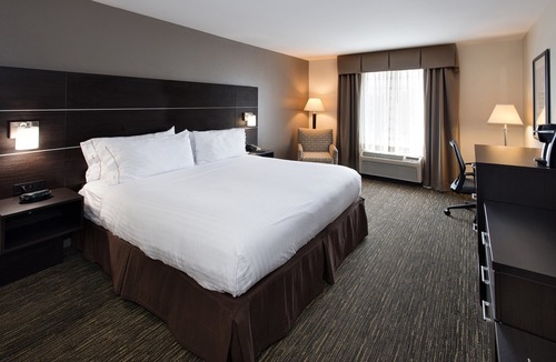 Andover Hotel | Holiday Inn Express Hotel & Suites East Wichita I-35 Andover by IHG
