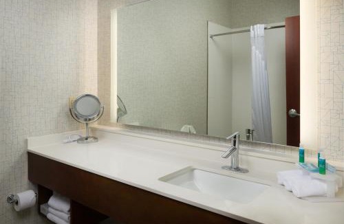 Independence Hotel | Holiday Inn Express Independence - Kansas City by IHG
