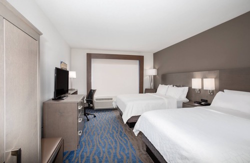 Great Bend Hotel | Holiday Inn Express & Suites Great Bend by IHG