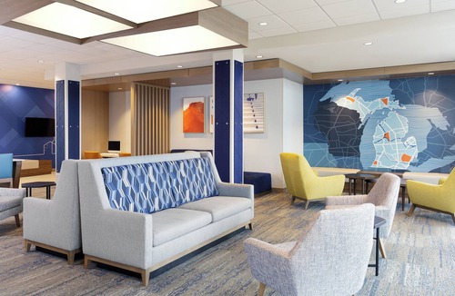 Lexington Hotel | Holiday Inn Express & Suites Lexington South by IHG