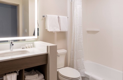 Meridian Hotel | Holiday Inn Express & Suites Englewood Denver South by IHG