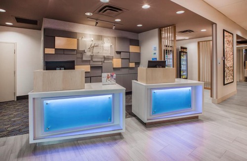 Oak Grove Hotel | Holiday Inn Express & Suites Kansas City - Oak Grove I-70 by IHG