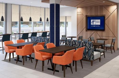 Abilene Hotel | Holiday Inn Express & Suites Abilene by IHG