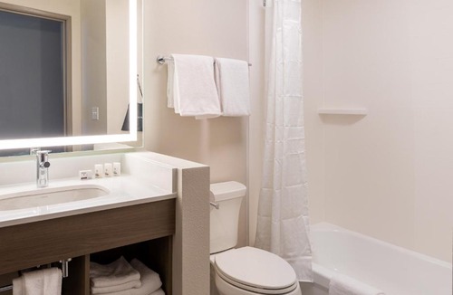 Meridian Hotel | Holiday Inn Express & Suites Englewood - Denver South by IHG