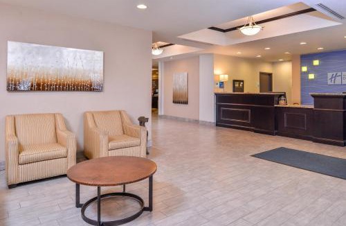 Emporia Hotel | Holiday Inn Express & Suites Emporia Northwest by IHG