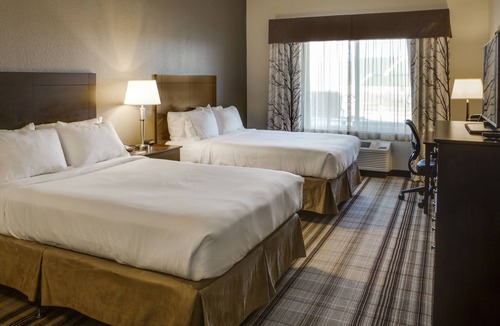 Nevada Hotel | Holiday Inn Express & Suites Nevada by IHG
