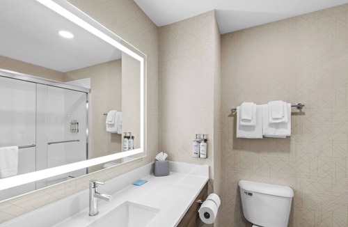 Council Bluffs Hotel | Holiday Inn Express Hotel & Suites Council Bluffs - Conv Ctr by IHG