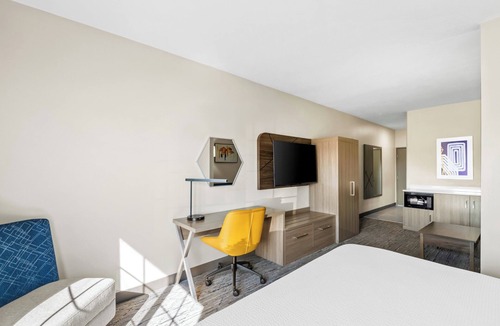 Council Bluffs Hotel | Holiday Inn Express Hotel & Suites Council Bluffs - Conv Ctr by IHG