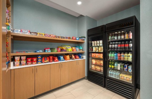 Bucyrus Hotel | Holiday Inn Express & Suites Overland Park South by IHG