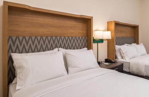 Joplin Hotel | Holiday Inn Joplin by IHG