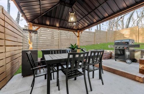 Tracy House | Home Away from Home 2 Close to KCI Airport, Weston