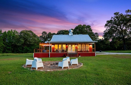 Golden House | Home on 5 Acres with Treehouse