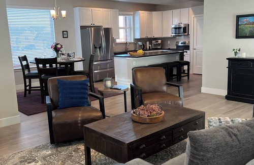 Longmont House | Home on the Park for Professional Stays and Relocation Midpoint - 30 Day Min