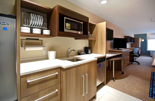 Wichita Hotel | Home2 Suites by Hilton Wichita Downtown Delano