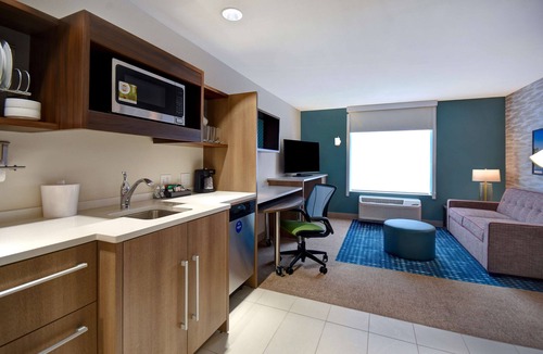 Wichita Hotel | Home2 Suites by Hilton Wichita Downtown Delano