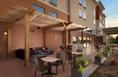 I-435 West KC-KS Hotel | Homewood Suites By Hilton Kansas City Speedway