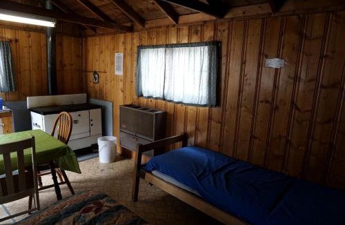 Bellvue House | Homey, Pet Friendly Cabin near Lory State Park in Poudre Canyon, Colorado