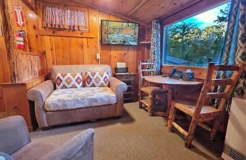 Estes Park Cabin | Honeymoon Cabin - The Iconic Lovebirds Hideaway Duplex
