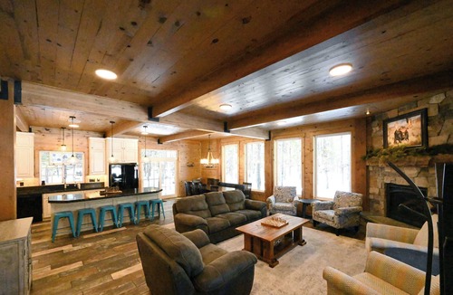 Island Park Cabin | Hot Tub & Indoor Slide - 25 Miles to Yellowstone