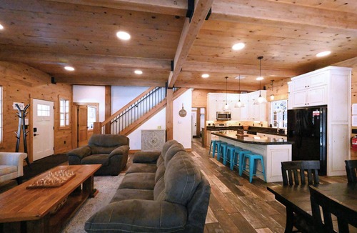 Island Park Cabin | Hot Tub & Indoor Slide - 25 Miles to Yellowstone