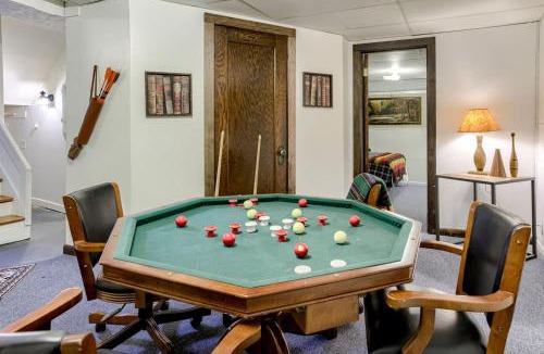 Downtown Omaha House | Hot Tub Midtown Omaha Fire Pit Close to Zoo