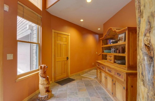 Warrior's Mark West House | Hot Tub & Ski Shuttle: Rustic Breckenridge Retreat