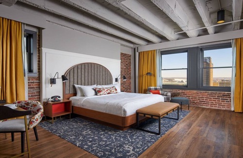 Downtown Northeast Hotel | Hotel Indigo Omaha Downtown by IHG