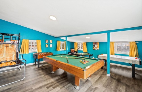 Twin Lakes House | HotTub PS5 GameRoom Theater PoolTable 420