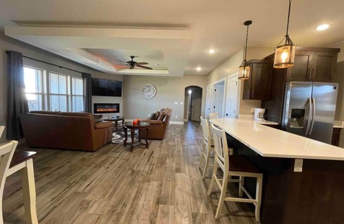 Panguitch House | Huge Luxury Vacation Home w/access to Stoney Farms