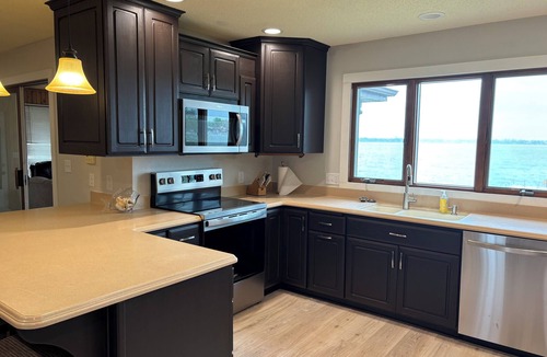 Hayes House | Hummingbird House: Sleeps 20 Relax and Connect in a Large Private Lakefront Home