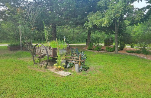Holmesville Cabin | Hunters Paradise, cozy 2-bedroom cabin in quaint Crab Orchard.