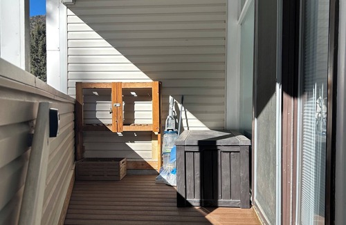 Taos Ski Valley Condo | In the Heart of Taos Ski Valley, hot-tub, sauna, parking. Walk to chairlift
