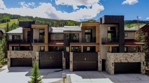 River Run Villa | Inas Way Townhomes Unit B