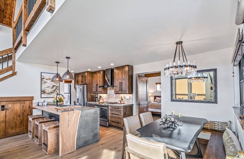Estes Park Cabin | Indoor/Outdoor Fireplace, Jacuzzi, Heated Bathroom Floors