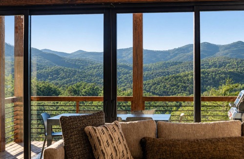 Epworth Cabin | Infinity Ridge: Elevated Pool Escape w/Epic Views Hot-Tub Fire-Pit Games